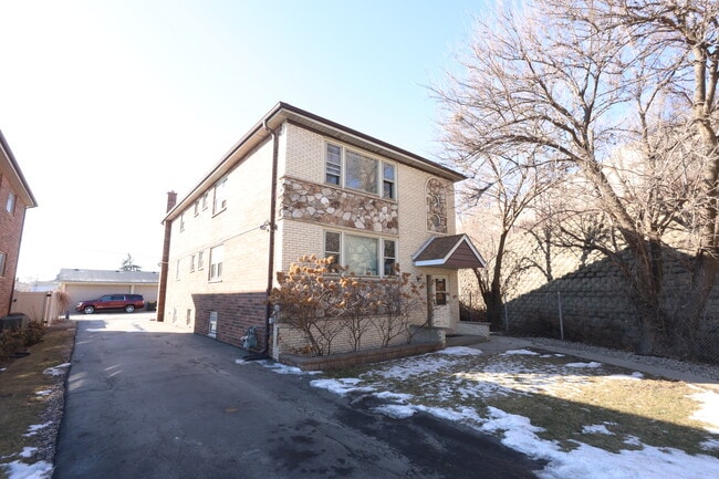 9823 Linn Ave in Schiller Park, IL - Building Photo - Building Photo