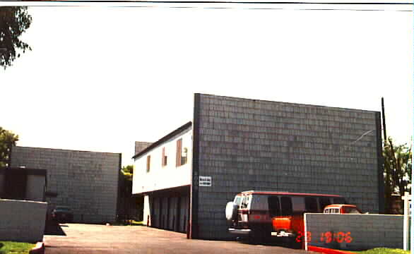 Maple Street Apartments in Costa Mesa, CA - Building Photo - Building Photo