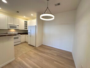 9518 West San Juan Circle, Unit 304 in Littleton, CO - Foto de edificio - Building Photo