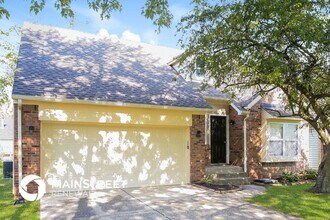 7862 Park N Cir in Indianapolis, IN - Building Photo - Building Photo