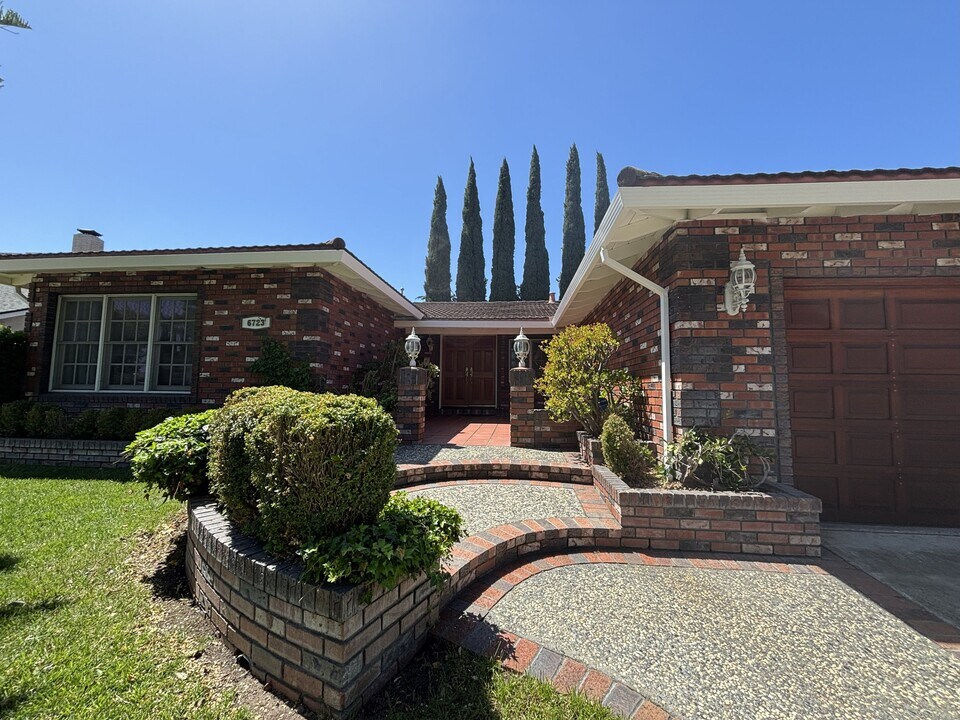 6723 Altiplano Way in San Jose, CA - Building Photo
