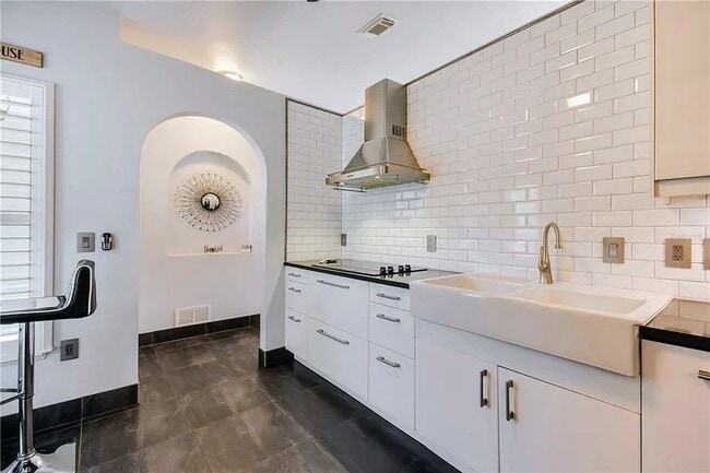 property at 4761 Willamette Cir