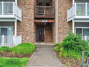 1207 University Ter, Unit D in Blacksburg, VA - Building Photo - Building Photo
