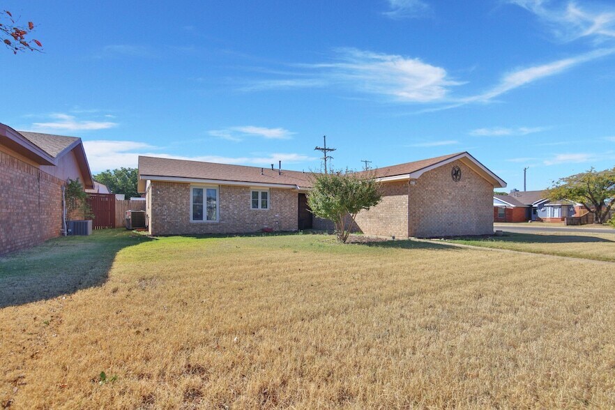 5625 Amherst St in Lubbock, TX - Building Photo