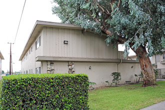 11612 Stuart Dr in Garden Grove, CA - Building Photo - Building Photo