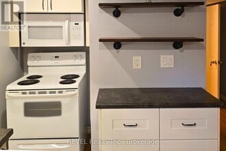 33 Dundas Crescent in St Catharines, ON - Building Photo - Building Photo