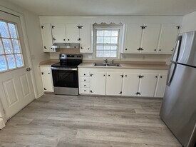 3 Bayview St in Yarmouth, ME - Building Photo