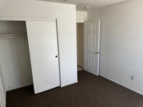 2650 Vía Genova in Lancaster, CA - Building Photo - Building Photo