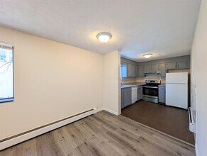 86 Newbury St, Unit #2 in Somerville, MA - Foto de edificio - Building Photo