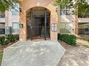 8051 Bay Branch Dr in Spring, TX - Building Photo - Building Photo