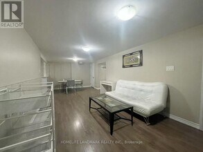 15 Orangewood Crescent in Toronto, ON - Building Photo - Building Photo