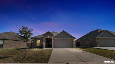1829 Tyne Way in Crowley, TX - Foto de edificio - Building Photo