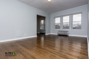 7305 S Stewart Ave, Unit 1A in Chicago, IL - Building Photo