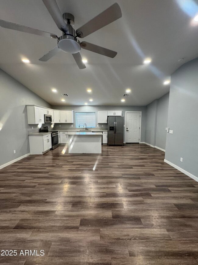 6036 W Stella Ave in Glendale, AZ - Building Photo - Building Photo