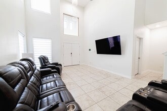 401 Quieto Dr in Laredo, TX - Building Photo - Building Photo