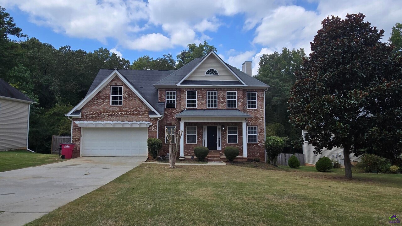 235 West Springs Drive in Macon, GA - Building Photo