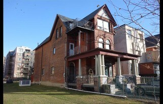 65 Spencer Ave in Toronto, ON - Building Photo