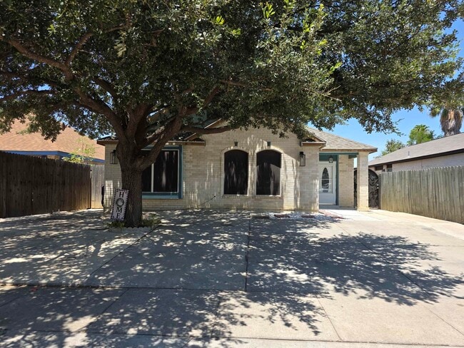 property at 312 Mescalero Dr