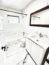226 SW 6th St, Unit A in Dania Beach, FL - Building Photo - Building Photo