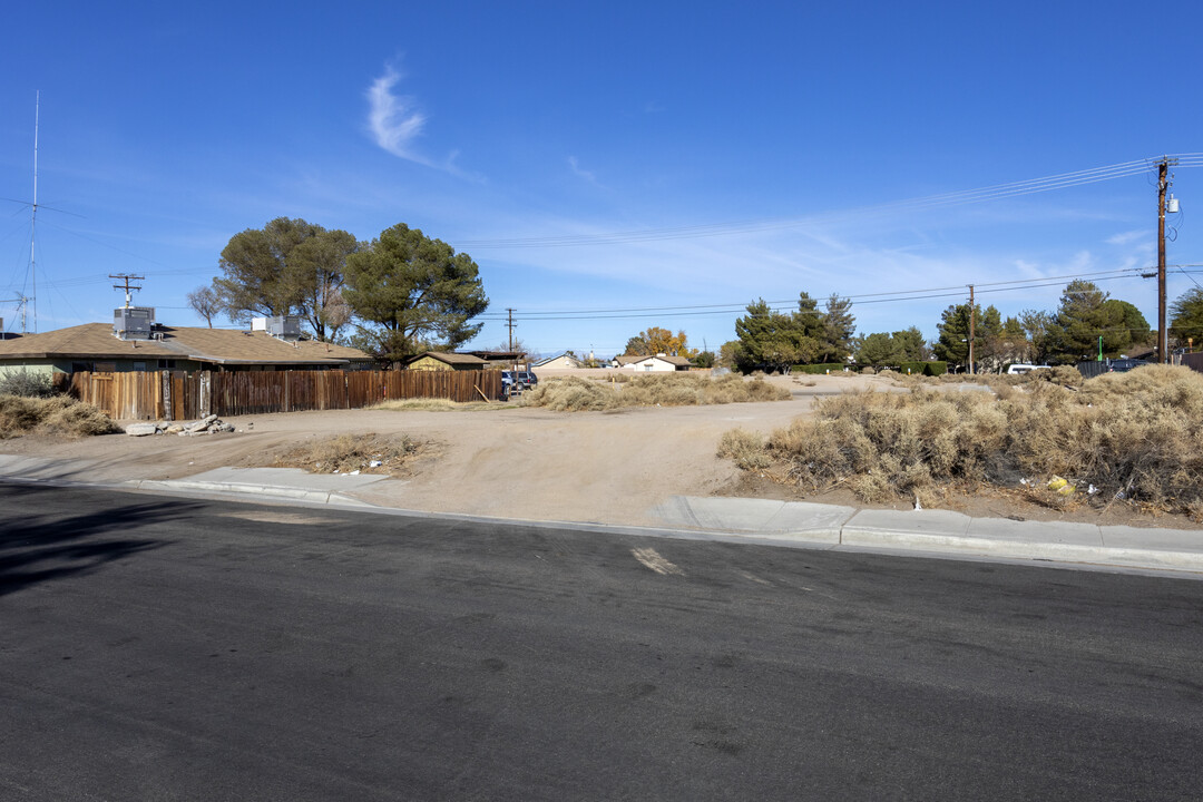 828 Commercial Ave in Ridgecrest, CA - Building Photo