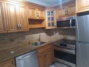 201 180th Dr in Sunny Isles Beach, FL - Foto de edificio - Building Photo