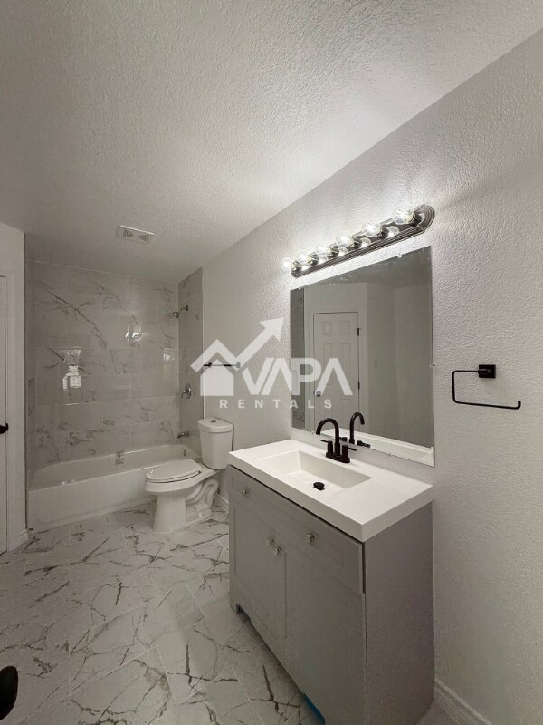 4135 Sunrise Glade Dr in San Antonio, TX - Building Photo - Building Photo