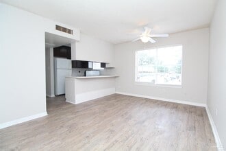 10151 Guidy Ln in Pensacola, FL - Building Photo - Building Photo