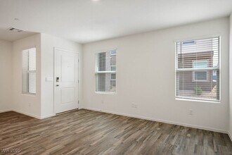 6184 Hibiscus Gdn St in North Las Vegas, NV - Building Photo - Building Photo