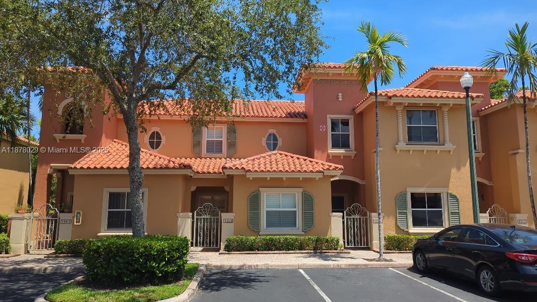 4960 Windward Way in Fort Lauderdale, FL - Foto de edificio