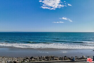 21715 Rambla Vista in Malibu, CA - Building Photo - Building Photo