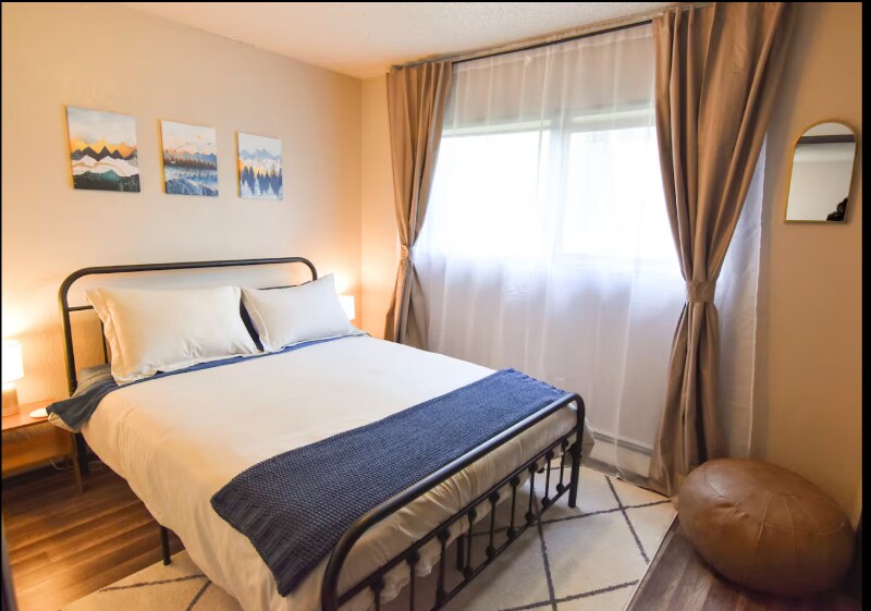 3520 E 42nd Ave in Anchorage, AK - Foto de edificio