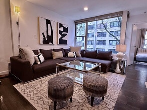 323 E 51st St in New York, NY - Building Photo - Building Photo