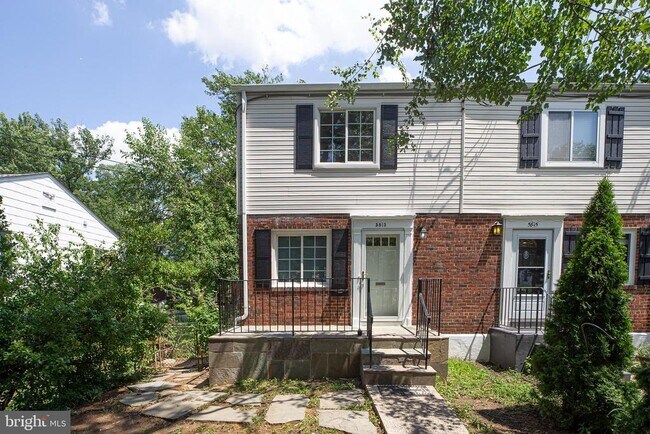 5813 Fifer Dr in Alexandria, VA - Building Photo - Building Photo
