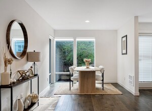 8853 Stone Ave N in Seattle, WA - Building Photo - Building Photo