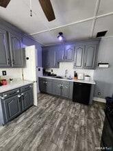 14 Union St in Manchester, CT - Building Photo - Building Photo