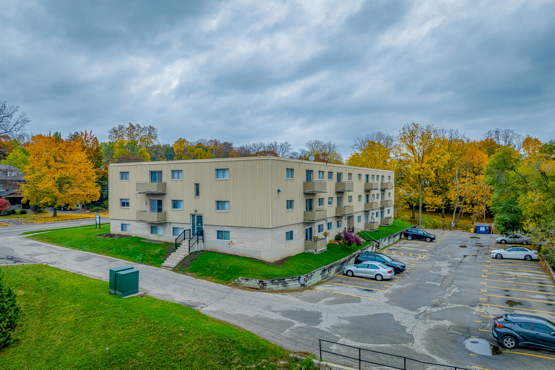 Pioneer Apartments in Guelph, ON - Building Photo