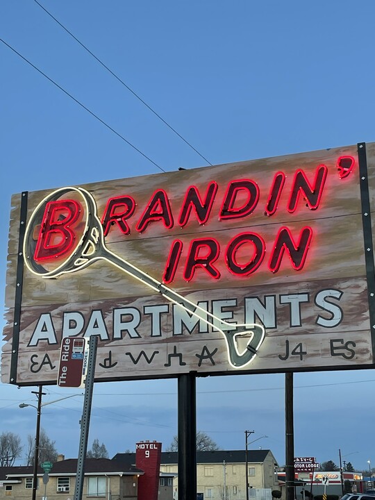 8500 E Colfax Ave in Denver, CO - Building Photo
