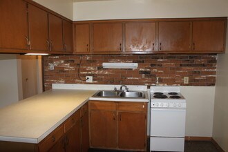 357 E 14th Ave, Unit 2B in Columbus, OH - Building Photo - Building Photo