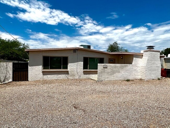 property at 3949 E Glenn St