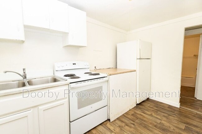 property at 417 N Hawthorne St