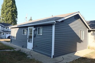 2344 Trenton Ave in Bremerton, WA - Building Photo - Building Photo