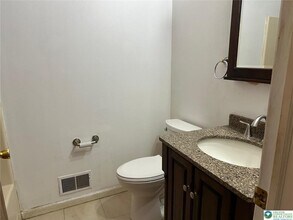 235 Vista Dr in Easton, PA - Building Photo - Building Photo