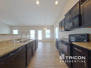 1130 Blue Topaz Dr in Dallas, NC - Building Photo - Building Photo