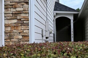 1563 Rachel's Ridge NW in Kennesaw, GA - Building Photo