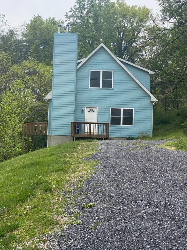 403 Honeysuckle Hill in Lexington, VA - Building Photo - Building Photo