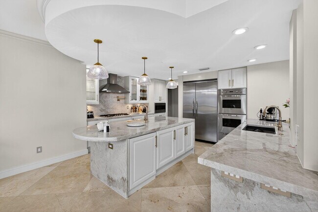 3800 N Ocean Dr in Riviera Beach, FL - Foto de edificio - Building Photo