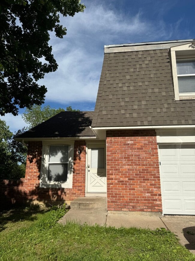 property at 311 Hawthorne Ct