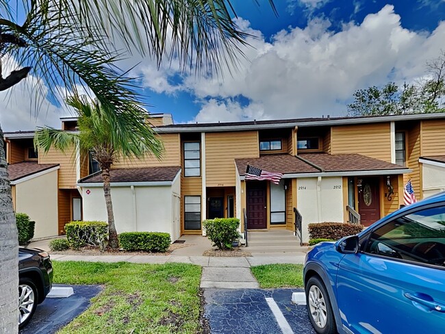 property at 2956 Clubview Dr