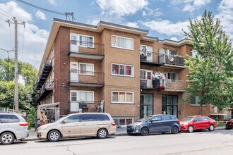 5640 De Salaberry Rue in Montréal, QC - Building Photo - Building Photo