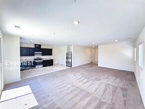 8128 Bossa Nova Way in Roseville, CA - Building Photo - Building Photo